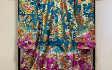Kimono, Uchikake robe - Silk - wedding - Beautiful kimono, 色打掛 iro-uchikake robe - Japan - Shōwa period (1926-1989)