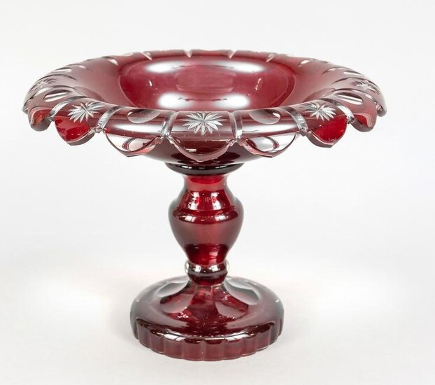 Large round table centrepiece