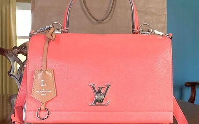 Louis Vuitton - Lockme II Crossbody bag