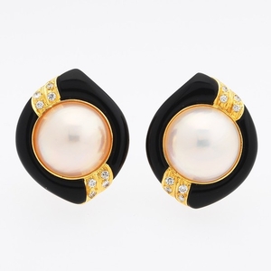 Mabe Pearl and Onyx Ear Clips