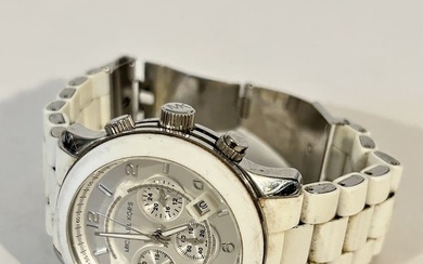 Michael Kors Oversized Runway MK8108 Wrist Watch works great!!!!