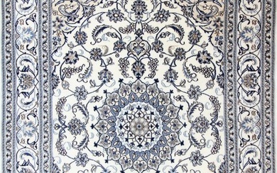 Nain - Carpet - 299 cm - 195 cm