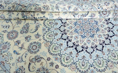 Nain Habibian 6 La - Very fine carpet with lots of silk - 340 cm - 257 cm