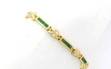 No Reserve Price - 18 kt. Yellow gold - Bracelet - 2.52 ct Emeralds - Diamonds
