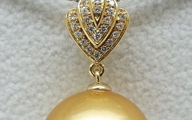 No Reserve Price - Golden South Sea Pearl, Natural 24K Golden Saturation, Round, 14.51 mm - 18 kt. Yellow gold - Pendant - Diamonds 0.112 ct