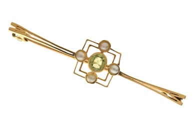 Peridot and seed pearl 15ct gold brooch