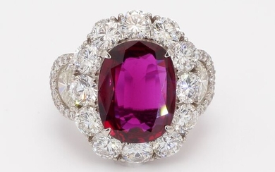 Platinum - Ring - 5.21 ct Ruby - Diamonds