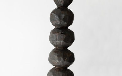 R. Khavro - Sculpture, Large Column - Unique - 112 cm - Maple, Wood - 2024