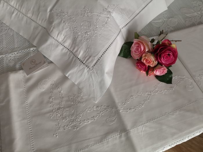 Rich pure percale cotton sheet with handmade satin stitch embroidery and silk thread
