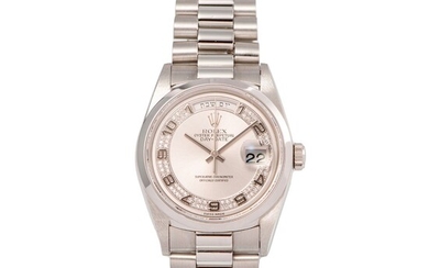 Rolex, Day-date, Réf. 18206, n° W04xxxx, vers 1995. Une très belle et rare montre ronde...