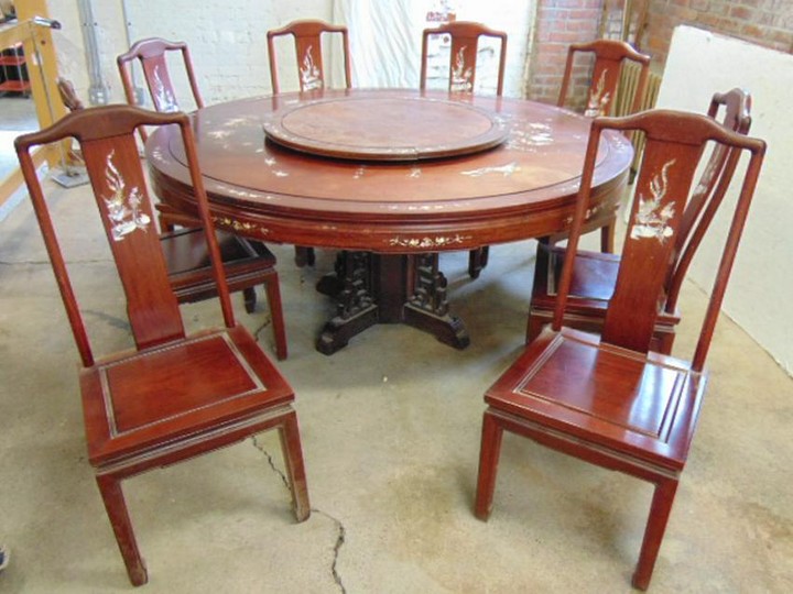 Round Chinese table with 8 chairs, inlaid with mop