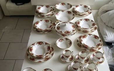 Royal Albert - Table service for 6 (70) - Porcelain