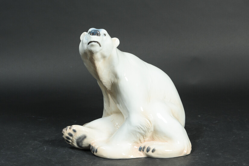 Royal Copenhagen/Royal Copenhagen Porcelain. Niels Nielsen, seated polar bear, large figure, No. 442, second quality