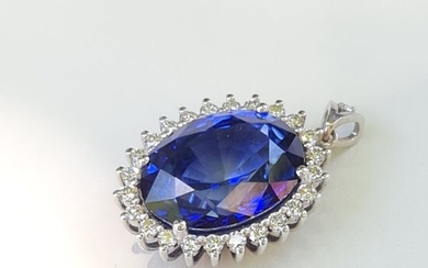 Sapphire Diamond Pendant - 14 kt. White gold - Pendant - 9.98 ct Sapphire - 0.60 D-F/ VVS Diamonds