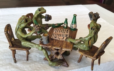Sculpture, Vienna bronze - The 3 frogs enjoying a good beer - marked KK - Bronze (cold painted) - Early 20th century