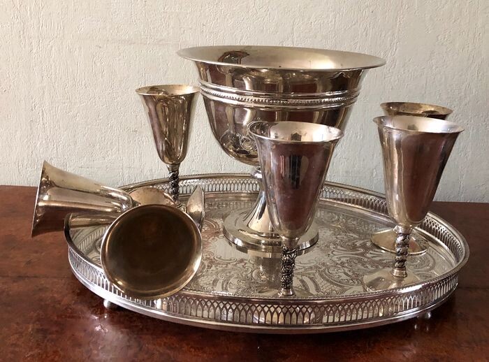 Silver plated wine/champagne cooler with 6 large silver plated goblets, and silver plated tray - Silver plated
