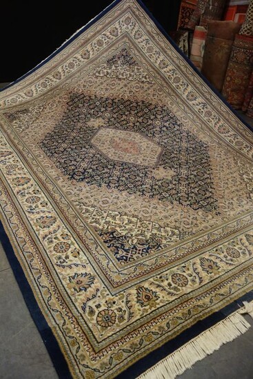 Tabriz - Carpet - 305 cm - 230 cm