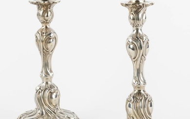 Th. Strube & Sohn, a pair of candlesticks, silver in Louis XV style. Germany. 800/1000. (H:22 x