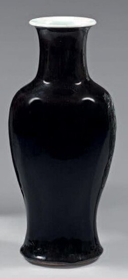 Vase en porcelaine de Chine. XIXe siècle.... - Lot 81 - Thierry de Maigret