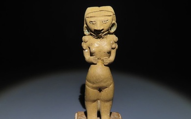 Xochipala Terracotta Anthropomorphic Figure. 1000 BC. 10 cm H. Very fine - with Spanish import license