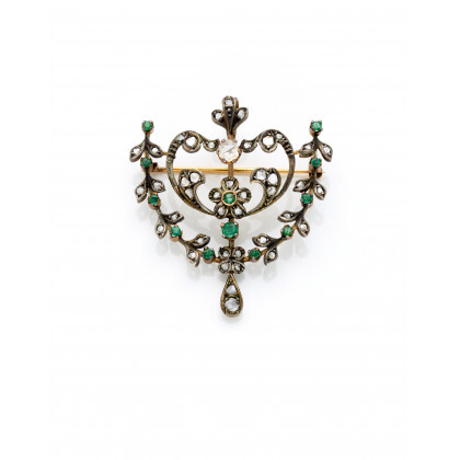 Yellow gold and silver floral brooch/pendant with rose cut diamonds and emeralds, g 12.00 circa, length cm 4.90 circa.