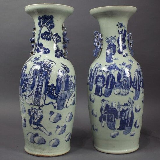 (lot of 2) Chinese blue and white vases