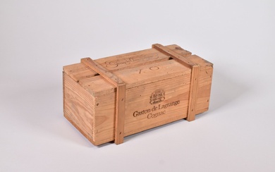* 1 bouteille, Cognac Très Vieille Grande Champagne, Gaston de Lagrange, XO. En coffret bois...