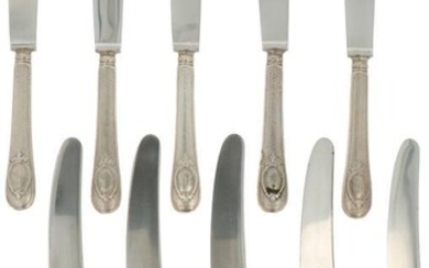 (10) piece set knives silver.