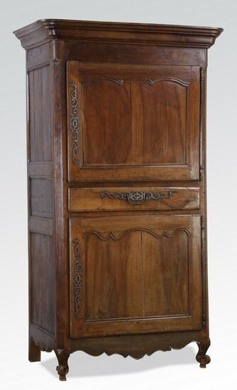 18th c. French walnut bonnetiere, 81"h