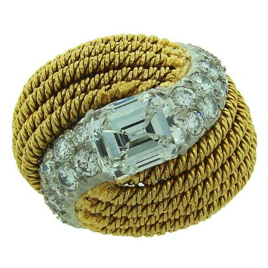 1950s DAVID WEBB Diamond & Yellow Gold Cocktail Ring