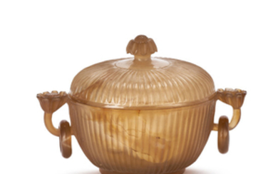 A MUGHAL-STYLE AGATE BOWL AND COVER, QING DYNASTY (1644-1911)