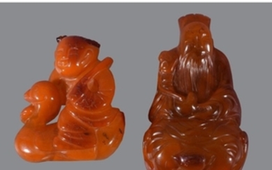 A Chinese amber carving of shoulao