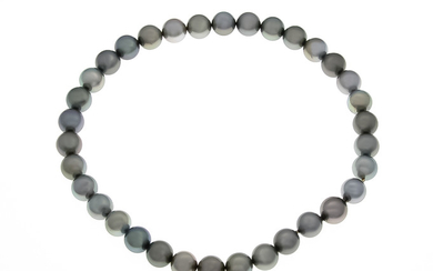 Tahitian pearl necklace with Fa. Nittel patent buckle...
