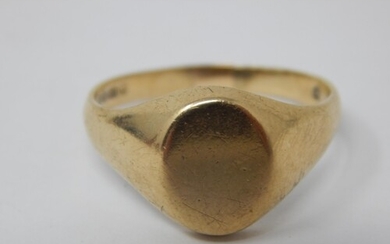 9ct Yellow Gold Signet Ring Hallmarked London 1988: Ring Siz...