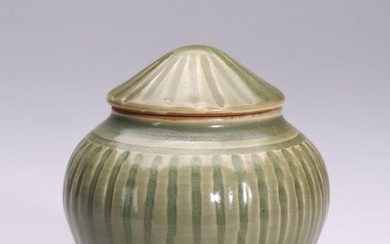 A CHINESE LONGQUAN CELADON JAR AND COVER