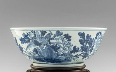 A Chinese blue and white bowl, late 19th century