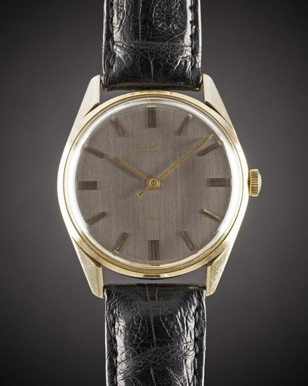 A GENTLEMAN'S 18K SOLID GOLD IWC AUTOMATIC WRIST WATCH
