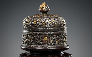 A GOLD, SILVER AND COPPER DAMASCENED IRON BOX AND COVER, TIBET, 16TH - 17TH CENTURY