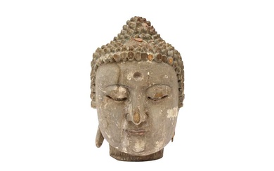 A LARGE CHINESE CARVED WOOD HEAD OF BUDDHA 清十九世紀 木雕佛頭像
