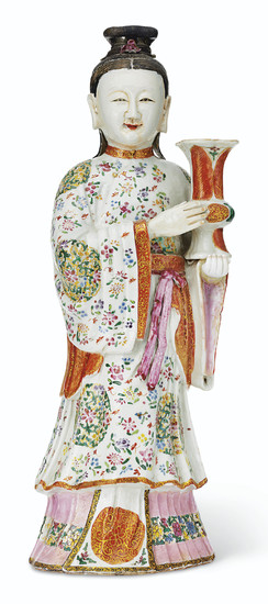 A LARGE FAMILLE ROSE COURT LADY CANDLEHOLDER, QIANLONG PERIOD (1736-95)