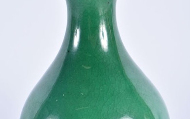 A LATE 19TH CENTURY CHINESE GREEN MONOCHROME PORCELAIN VASE Late Qing. 15 cm high.