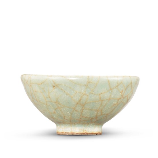A Longquan Guan-type 'lotus' cup, Song dynasty 宋 龍泉仿官釉蓮瓣紋盌