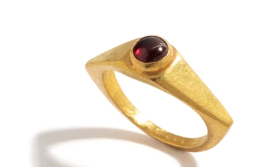 A Roman Gold and Garnet Finger Ring