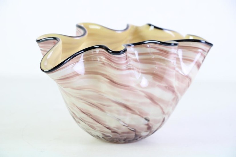 A Swirl Art Glass Shell Form Vase (H 12cm L 26cm)
