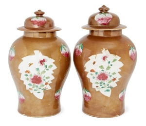 A pair of Chinese porcelain Batavian ware...