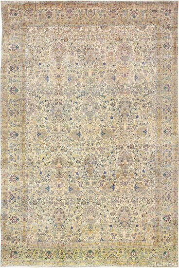 ANTIQUE PERSIAN OVERSIZE AND FINE KERMAN CARPET. 21 ft 9 in x 14 ft 3 in (6.63 m x 4.34 m).