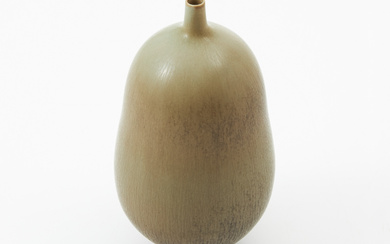 BERNDT FRIBERG. A vase, grey harp fur glaze, stoneware, signed, Gustavsberg.