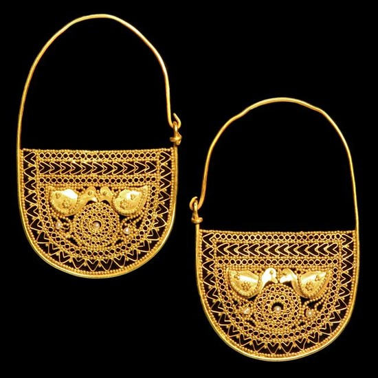 Byzantine Gold Open-Work Earrings with Birds, c.