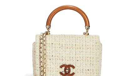 Chanel Veske "Mini Flap Bag" Chanel Tweed i lys farger....