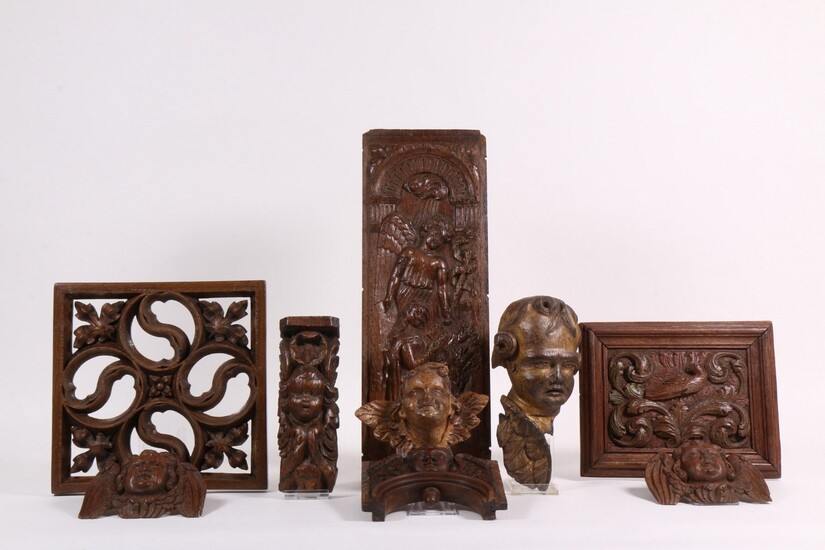 Collectie houten meubel ornamenten 17e - 18e eeuw;